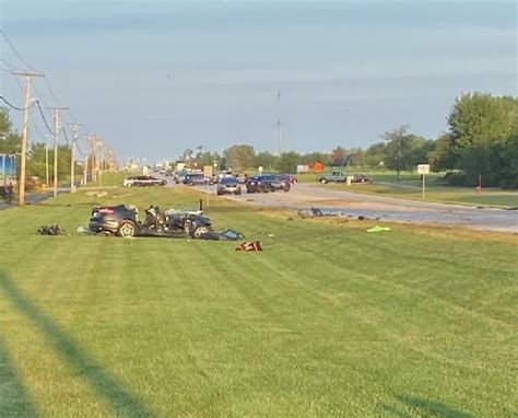 — Illinois State Police said a small plane made an emergency landing on the southbound lanes of the Veterans Memorial Tollway, injuring three people. . New lenox accident today